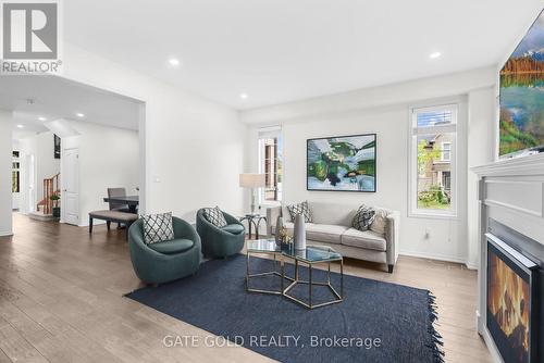 2560 Bandsman Crescent, Oshawa (Windfields), ON - Indoor Photo Showing Living Room