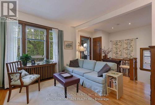 20 Chester Hill Road, Toronto (Playter Estates-Danforth), ON - Indoor Photo Showing Living Room