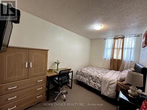 417 - 5 Parkway Forest Drive, Toronto (Henry Farm), ON - Indoor Photo Showing Bedroom