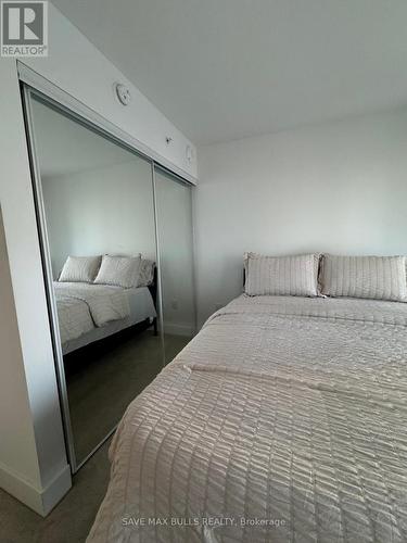 2504 - 955 Bay Street, Toronto (Bay Street Corridor), ON - Indoor Photo Showing Bedroom