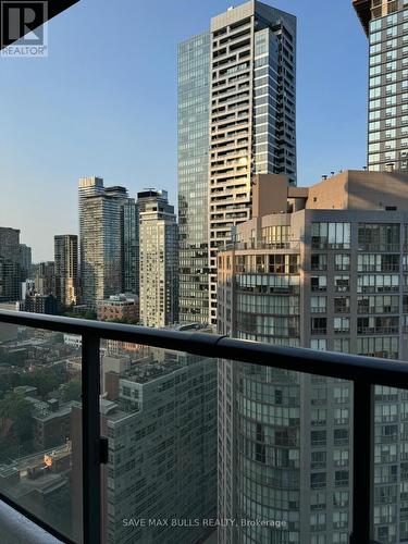 2504 - 955 Bay Street, Toronto (Bay Street Corridor), ON - Outdoor With Balcony With Facade