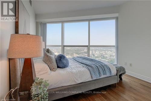 7116 - 388 Yonge Street, Toronto (Bay Street Corridor), ON - Indoor Photo Showing Bedroom