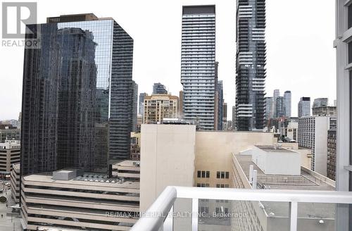 1715 - 386 Yonge Street, Toronto (Bay Street Corridor), ON - Outdoor With Facade