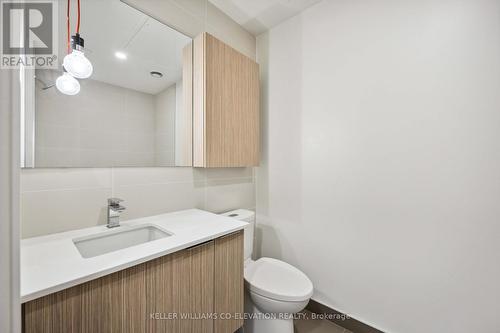 104 - 10 Deerlick Court, Toronto (Parkwoods-Donalda), ON - Indoor Photo Showing Bathroom