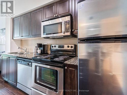 712 - 215 Fort York Boulevard, Toronto (Waterfront Communities), ON - Indoor Photo Showing Kitchen With Stainless Steel Kitchen