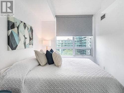 712 - 215 Fort York Boulevard, Toronto (Waterfront Communities), ON - Indoor Photo Showing Bedroom