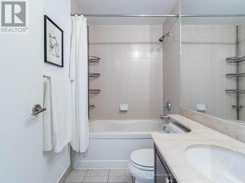 712 - 215 Fort York Boulevard, Toronto (Waterfront Communities), ON - Indoor Photo Showing Bathroom