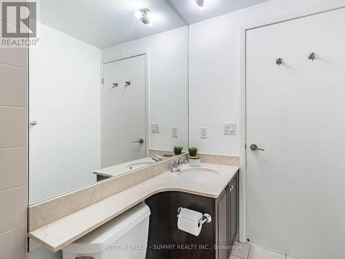 712 - 215 Fort York Boulevard, Toronto (Waterfront Communities), ON - Indoor Photo Showing Bathroom