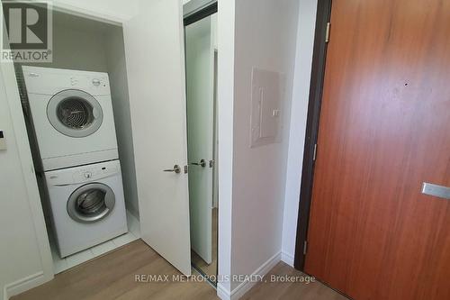 1811 - 500 Sherbourne Street, Toronto (North St. James Town), ON - Indoor Photo Showing Laundry Room