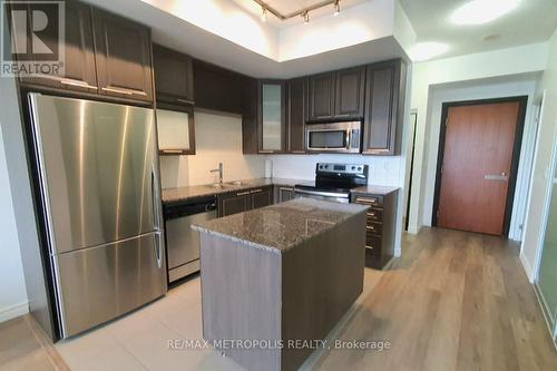 1811 - 500 Sherbourne Street, Toronto (North St. James Town), ON - Indoor Photo Showing Kitchen With Stainless Steel Kitchen