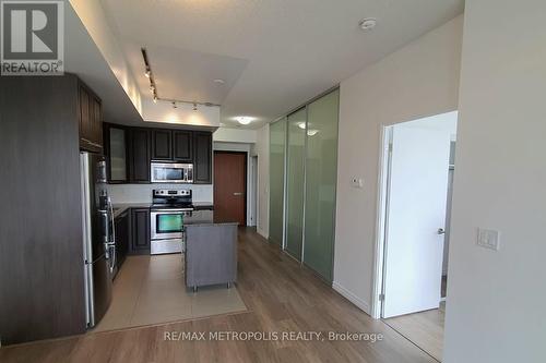 1811 - 500 Sherbourne Street, Toronto (North St. James Town), ON - Indoor Photo Showing Kitchen With Stainless Steel Kitchen