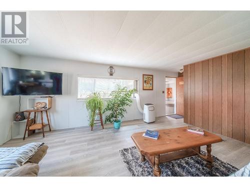 1300 Carson Street, Clinton, BC - Indoor Photo Showing Living Room