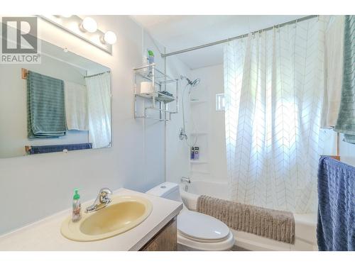 1300 Carson Street, Clinton, BC - Indoor Photo Showing Bathroom