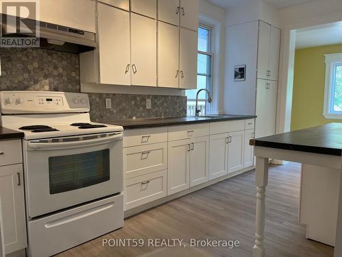 97 Goulburn Avenue, Ottawa, ON - Indoor Photo Showing Kitchen