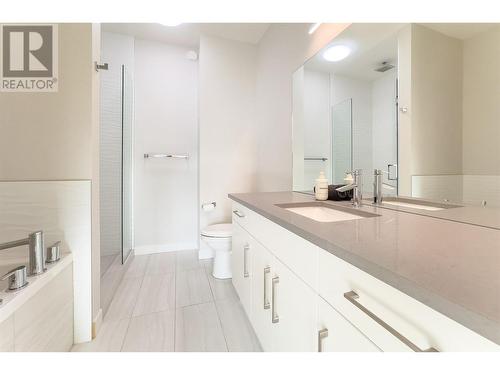 557 Acadia Street, Kelowna, BC - Indoor Photo Showing Bathroom