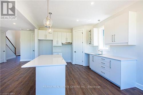 3 Lucas Road E, St. Thomas, ON - Indoor Photo Showing Kitchen