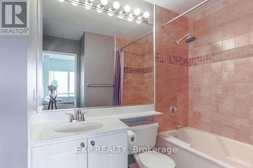 Ph207 - 8 Lee Centre Drive, Toronto (Woburn), ON - Indoor Photo Showing Bathroom