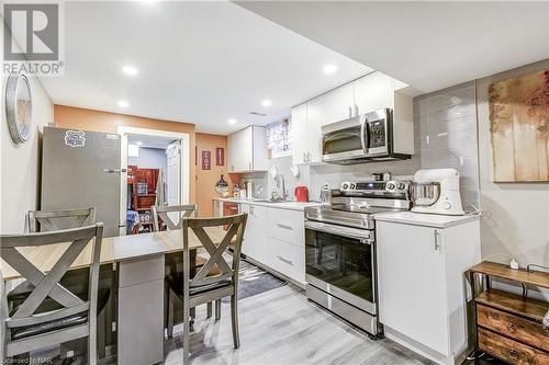 6325 Doreen Drive, Niagara Falls, ON - Indoor Photo Showing Kitchen