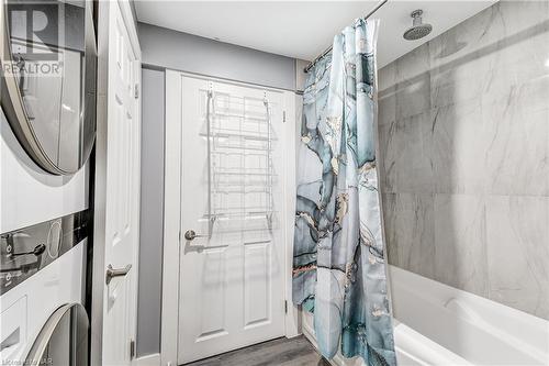 6325 Doreen Drive, Niagara Falls, ON - Indoor Photo Showing Bathroom