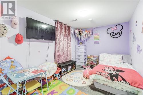 6325 Doreen Drive, Niagara Falls, ON - Indoor Photo Showing Bedroom