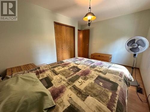 1360 Frisk Road, Christina Lake, BC - Indoor Photo Showing Bedroom