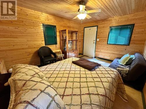 1360 Frisk Road, Christina Lake, BC - Indoor Photo Showing Bedroom