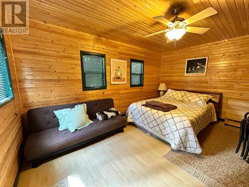 1360 Frisk Road, Christina Lake, BC - Indoor Photo Showing Bedroom