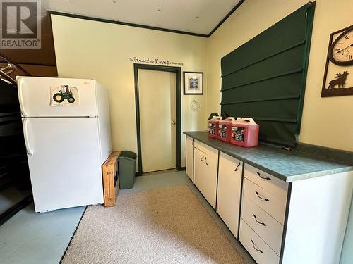 1360 Frisk Road, Christina Lake, BC - Indoor Photo Showing Kitchen