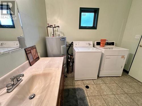 1360 Frisk Road, Christina Lake, BC - Indoor Photo Showing Laundry Room