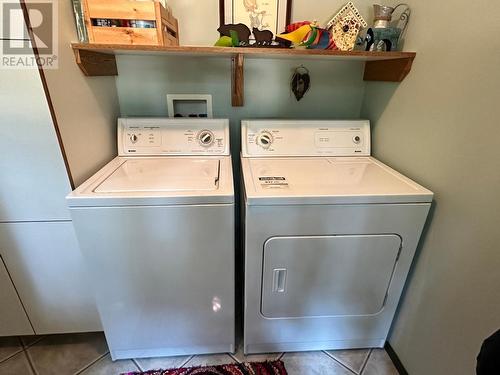 1360 Frisk Road, Christina Lake, BC - Indoor Photo Showing Laundry Room