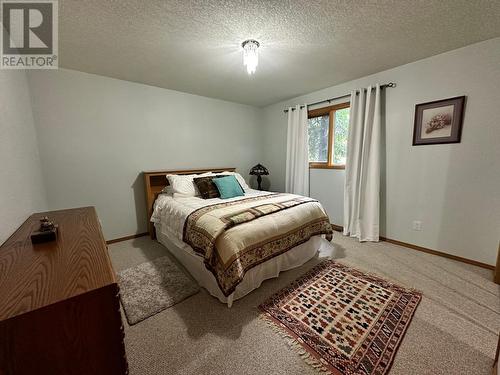 1360 Frisk Road, Christina Lake, BC - Indoor Photo Showing Bedroom