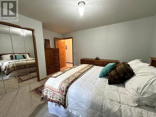 1360 Frisk Road, Christina Lake, BC - Indoor Photo Showing Bedroom