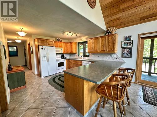 1360 Frisk Road, Christina Lake, BC - Indoor Photo Showing Kitchen