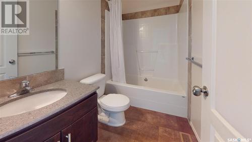 204 Chateau Crescent, Pilot Butte, SK - Indoor Photo Showing Bathroom