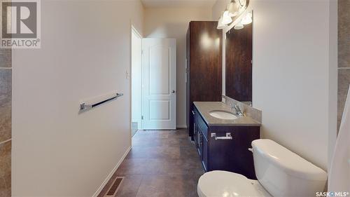 204 Chateau Crescent, Pilot Butte, SK - Indoor Photo Showing Bathroom