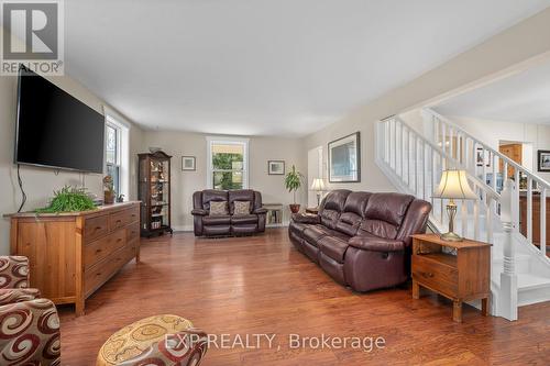 17682 Loyalist Parkway, Prince Edward County (Hillier), ON - Indoor Photo Showing Living Room