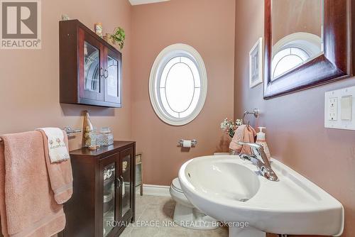 693 Line 3 Road, Niagara-On-The-Lake, ON - Indoor Photo Showing Bathroom