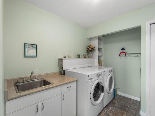 384 Melrose Place, Kamloops, BC - Indoor Photo Showing Laundry Room