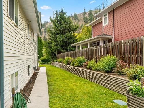 384 Melrose Place, Kamloops, BC - Outdoor With Exterior