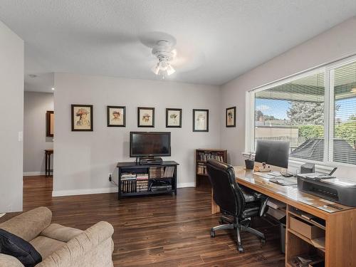 384 Melrose Place, Kamloops, BC - Indoor Photo Showing Office