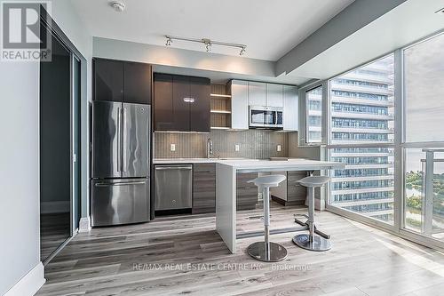 2611 - 33 Shore Breeze Drive, Toronto (Mimico), ON - Indoor Photo Showing Kitchen With Upgraded Kitchen