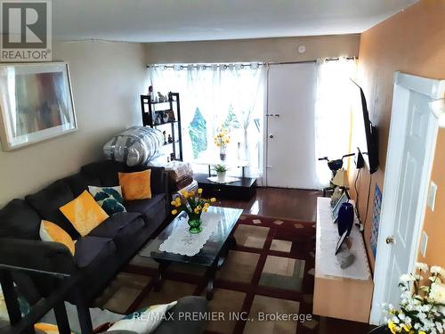 7 - 61 Driftwood Avenue, Toronto (Glenfield-Jane Heights), ON - Indoor Photo Showing Living Room