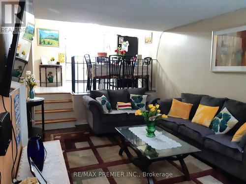 7 - 61 Driftwood Avenue, Toronto (Glenfield-Jane Heights), ON - Indoor Photo Showing Living Room