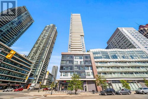 3501 - 4065 Confederation Park, Mississauga (City Centre), ON - Outdoor With Facade