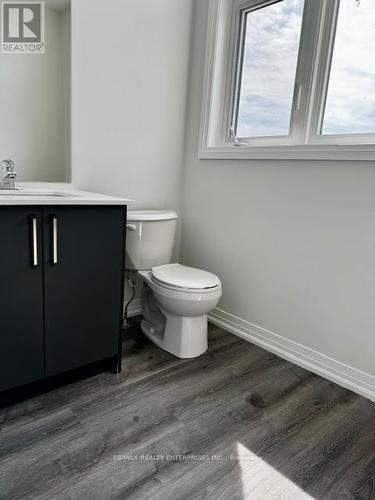 28 - 155 Equestrian Way, Cambridge, ON - Indoor Photo Showing Bathroom