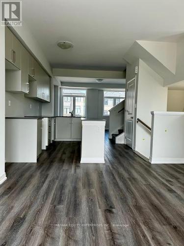 28 - 155 Equestrian Way, Cambridge, ON - Indoor Photo Showing Kitchen