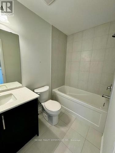 28 - 155 Equestrian Way, Cambridge, ON - Indoor Photo Showing Bathroom