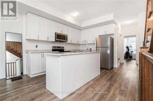 19 - 261 Skinner Road, Hamilton (Waterdown), ON - Indoor Photo Showing Kitchen With Stainless Steel Kitchen