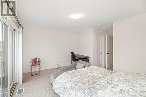 19 - 261 Skinner Road, Hamilton (Waterdown), ON - Indoor Photo Showing Bedroom