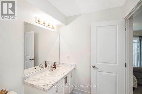 19 - 261 Skinner Road, Hamilton (Waterdown), ON - Indoor Photo Showing Bathroom